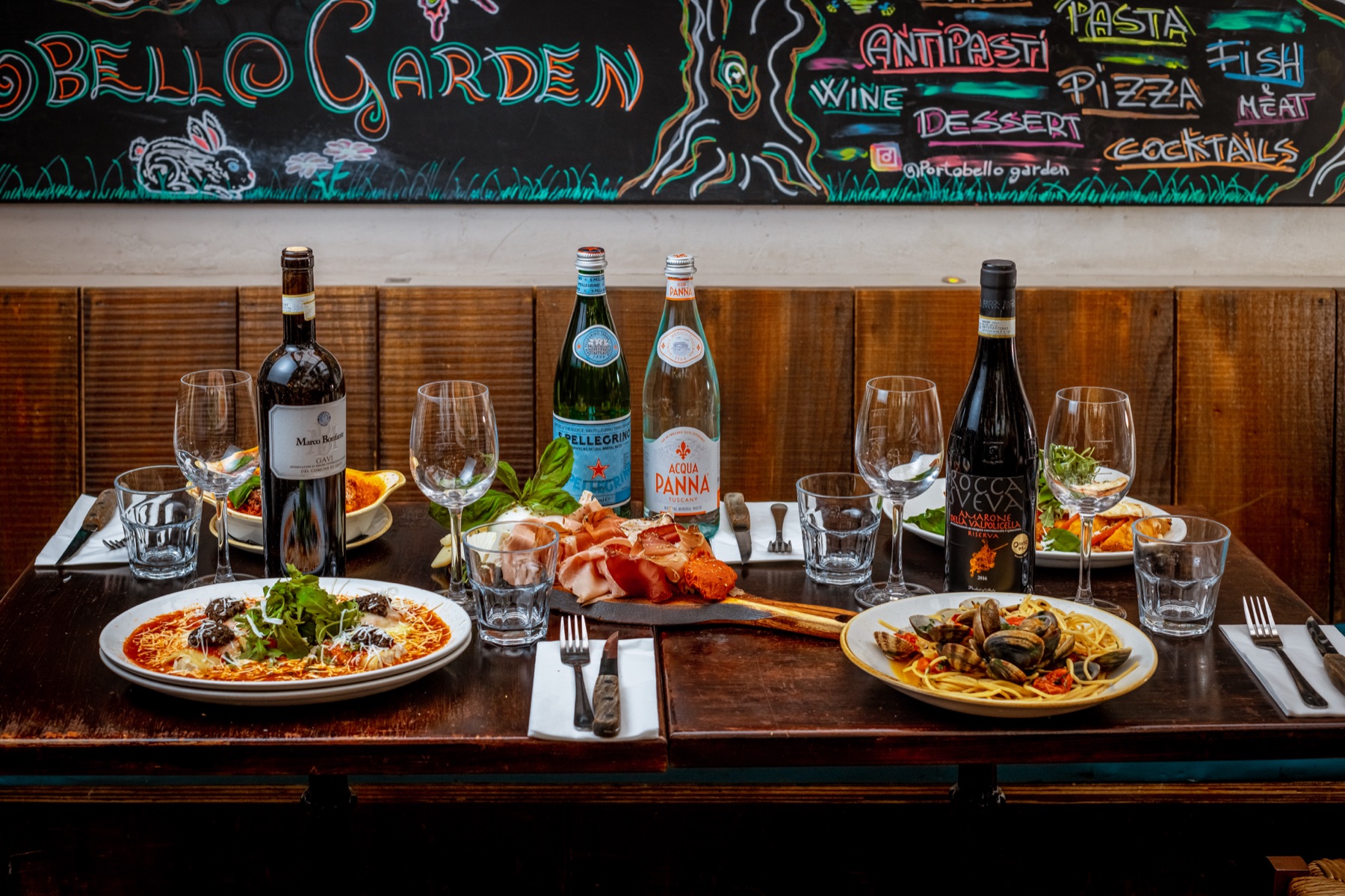 A Saporitalia table spread